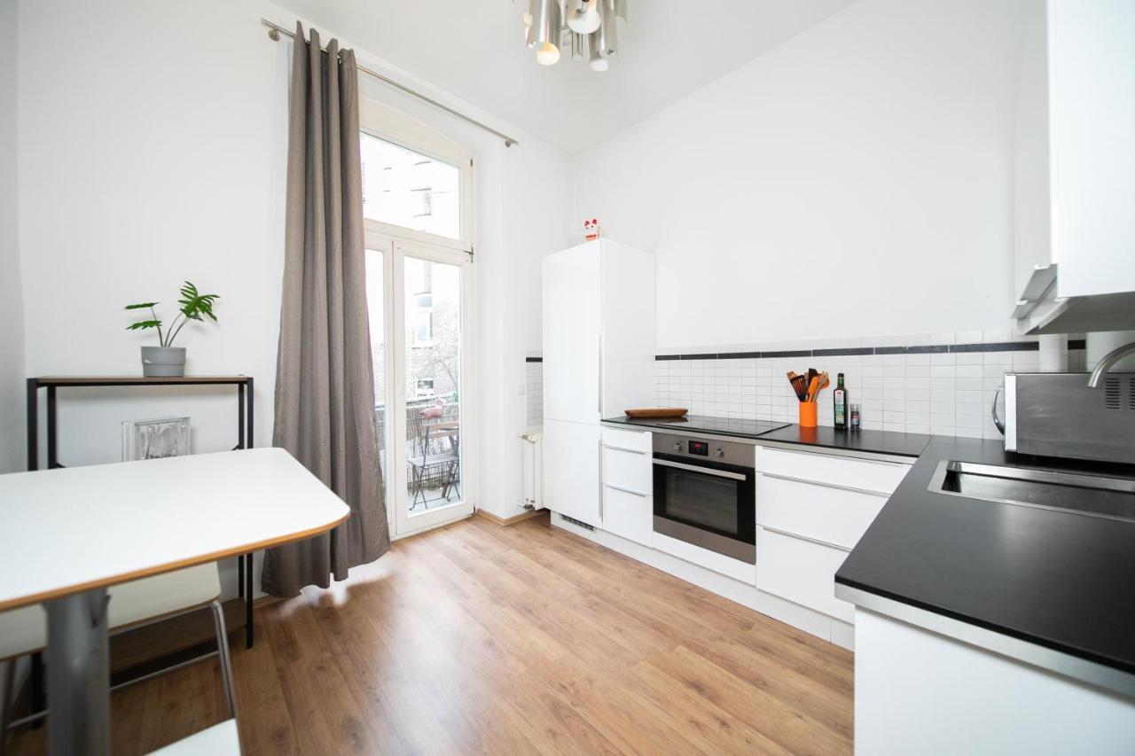 White 60 Qm Apartment - Zentral - Balkon - Messe Dusseldorf Exterior photo