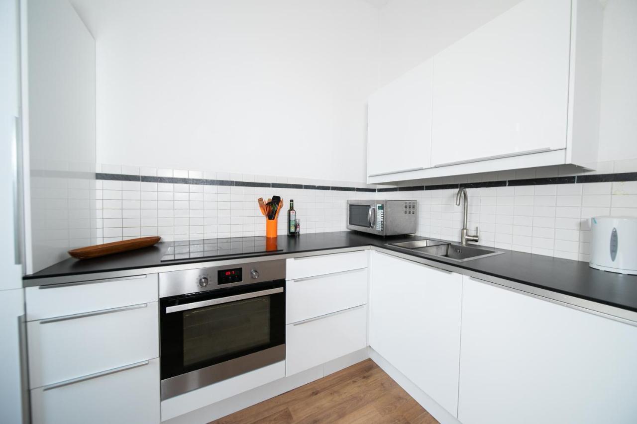 White 60 Qm Apartment - Zentral - Balkon - Messe Dusseldorf Exterior photo