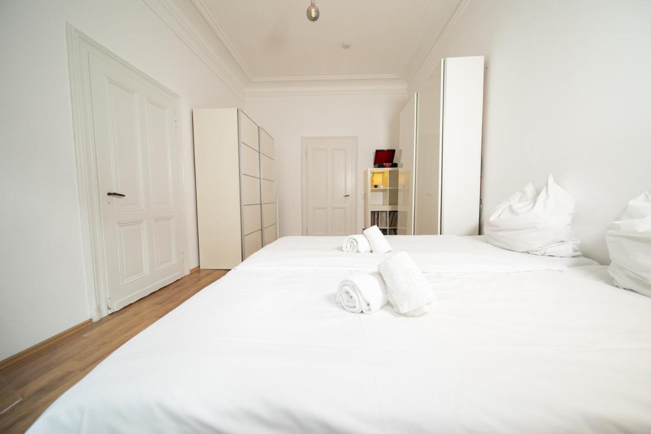 White 60 Qm Apartment - Zentral - Balkon - Messe Dusseldorf Exterior photo