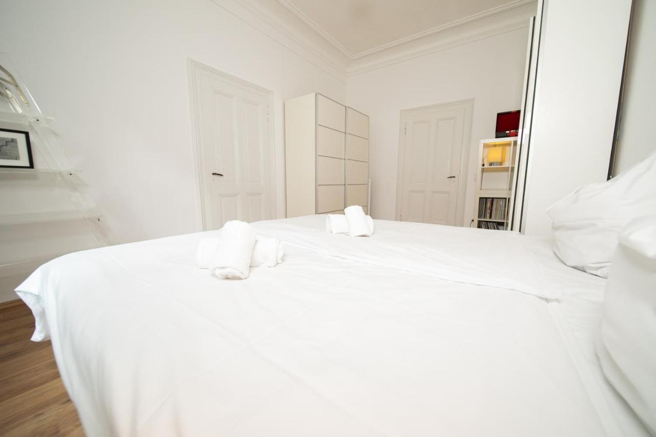 White 60 Qm Apartment - Zentral - Balkon - Messe Dusseldorf Exterior photo